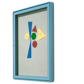 Vitrine W4 mit Flügeltür, Außenwandmontage B/H/T: 62x82x6,5 cm, Rückwand aus Lederstruktur auf Kork, Anschlag rechts-image